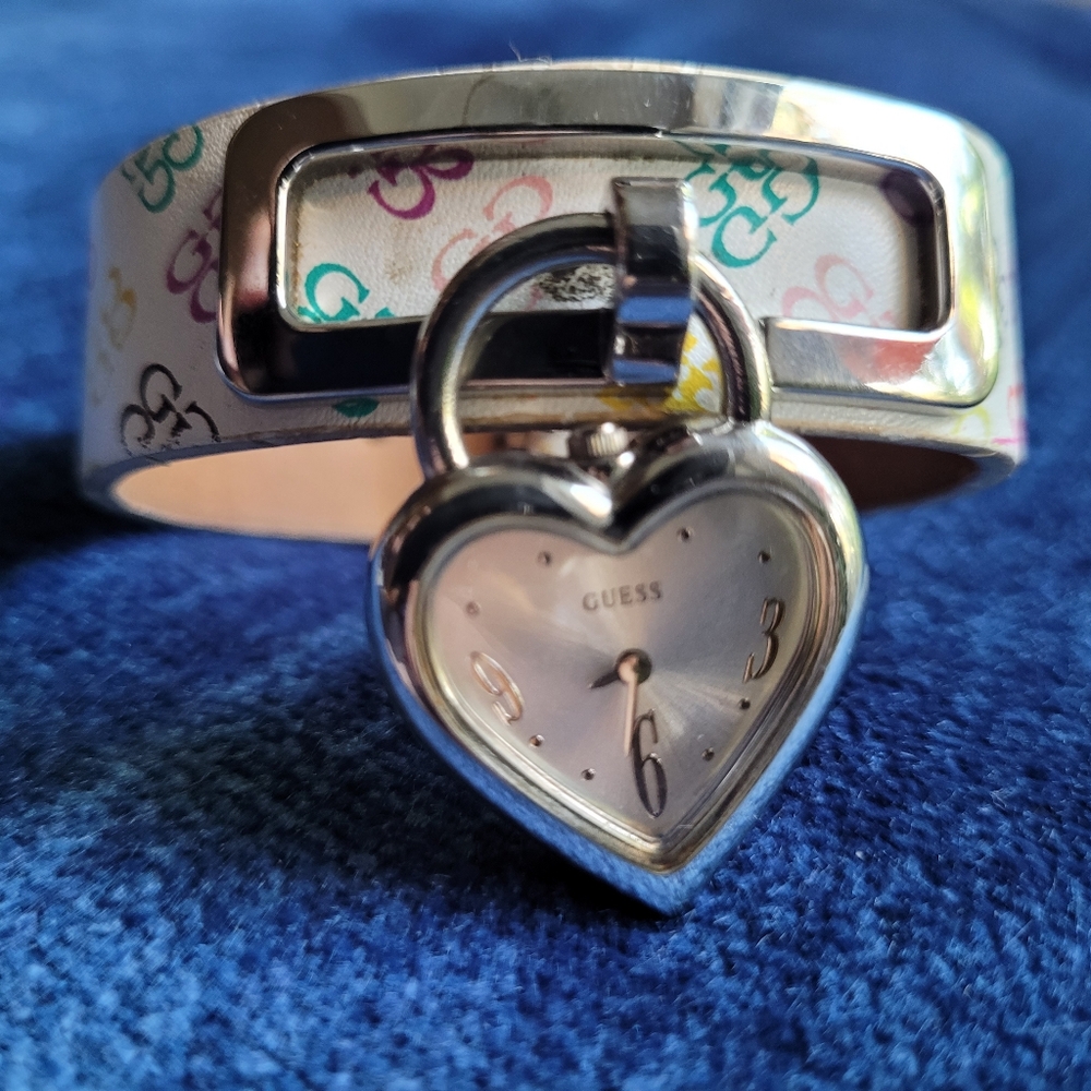 Vintage Guess Heart Watch Logo Leather band. New battery.